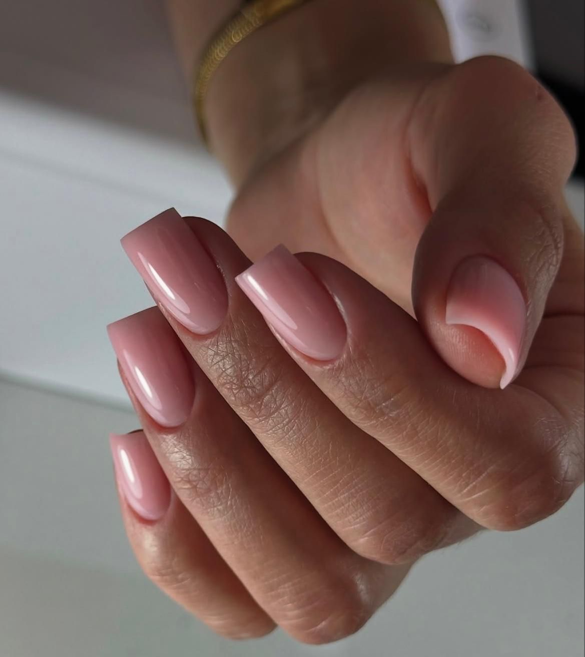 Nails nude milky